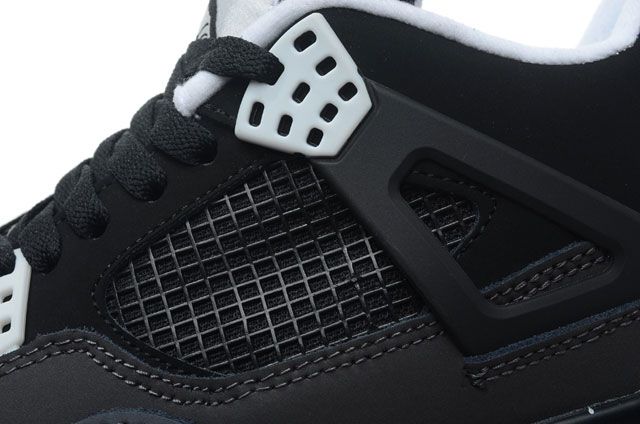  Nike Air Jordan 4 Retro